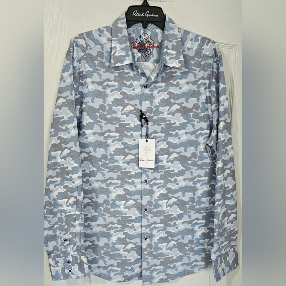 Robert Graham Size XL New With Tags Classic Fit.
